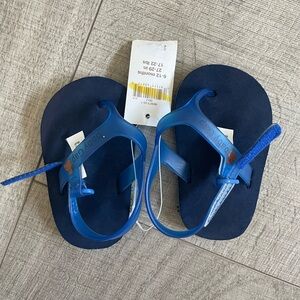 GAP Baby flip flops - color: blue sz 6-12 mos